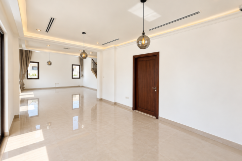 4 bedrooms Villa in Rasha, UAE No. 212982 7