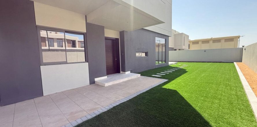 Villa de 4 chambres à Dubai, UAE No. 207680