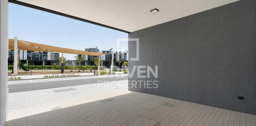 Villa de 3 dormitorios en Mudon, UAE No. 214627