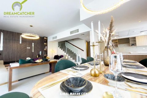 4 bedrooms Villa in Sharjah, UAE No. 20184 10