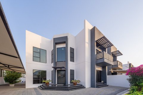 Villa de 4 dormitorios en Umm Suqeim, UAE No. 197774