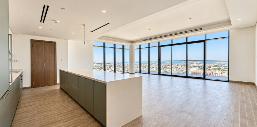 4 bedrooms Apartment in Al Wasl, UAE No. 220272