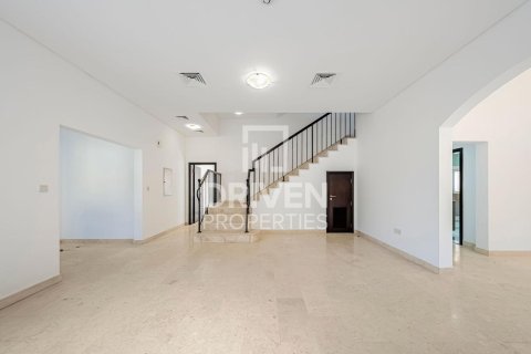 5 bedrooms Villa in Hacienda, UAE No. 211233 3