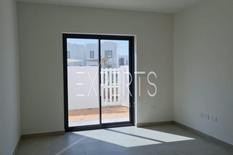 Townhouse de 2 dormitorios en Al Ghadeer 2, UAE No. 224276 6