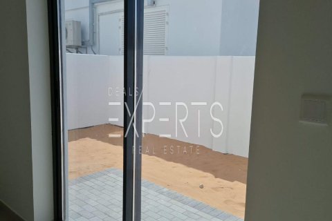 Townhouse de 2 dormitorios en Al Ghadeer 2, UAE No. 224276 8