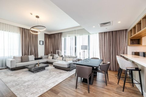Квартира с 3 спальнями в Zabeel, ОАЭ №223052 4