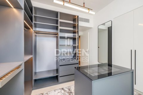 Квартира с 3 спальнями в Zabeel, ОАЭ №223052 13