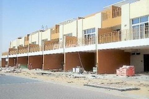 Villa de 3 dormitorios en Cluster 06, UAE No. 4286 5