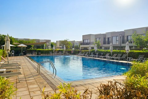 3 bedrooms Townhouse in Dubai South (Dubai World Central), UAE No. 213075