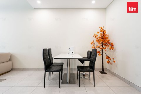 Apartment de 2 dormitorios en Business Bay, UAE No. 223702 4