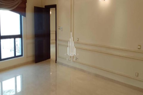 6 bedrooms Villa in Al Bateen, UAE No. 44632 9
