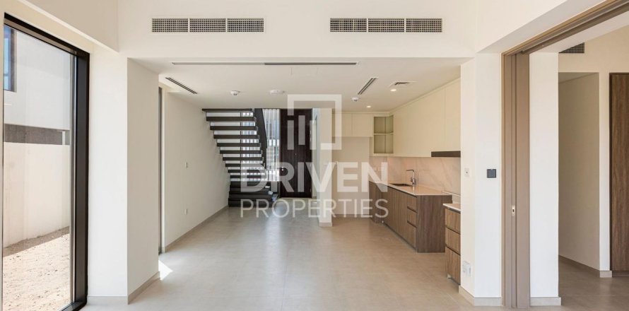 Villa de 3 dormitorios en The Valley, UAE No. 217714