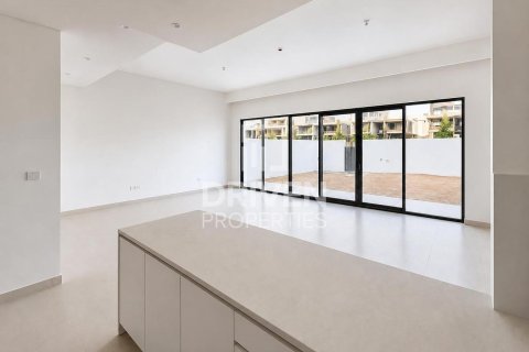 Villa de 4 dormitorios en District 11, UAE No. 222813 4