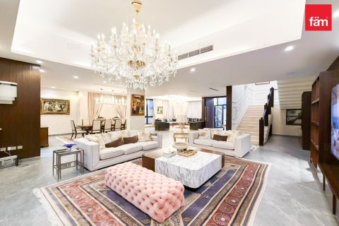 5 bedrooms Villa in Dubai, UAE No. 226929 3