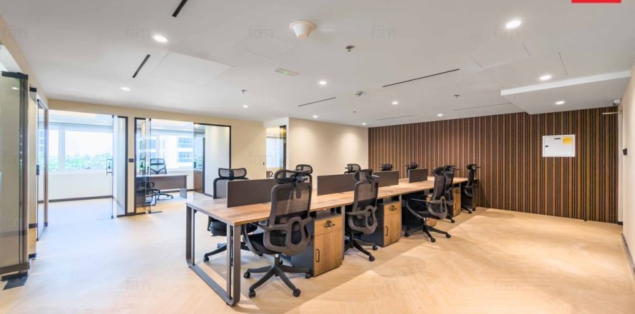 89.7m² Office in Dubai, UAE No. 216056