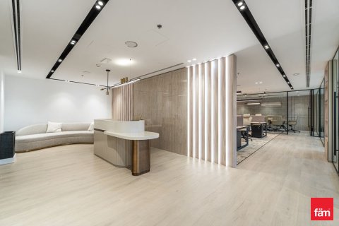 193.9m² Office in Dubai, UAE No. 166606