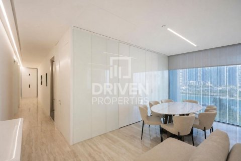 Apartment de 2 dormitorios en The Crescent, UAE No. 221523 16