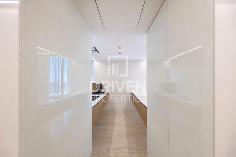 Apartment de 2 dormitorios en The Crescent, UAE No. 221523 13