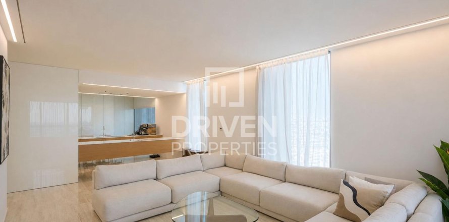 Apartment de 2 dormitorios en The Crescent, UAE No. 221523