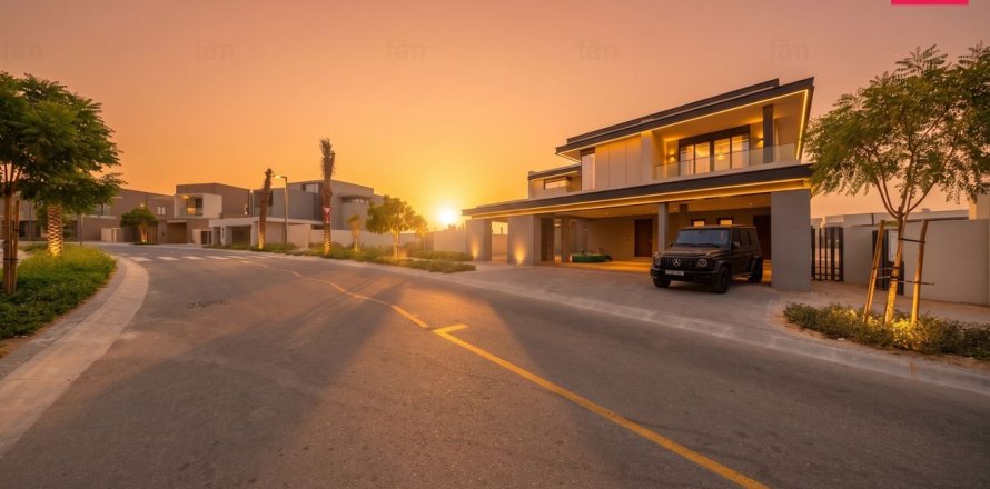 Villa de 5 dormitorios en Jebel Ali, UAE No. 205036