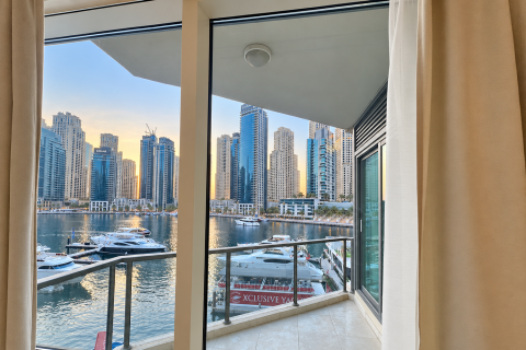 Apartment de 2 dormitorios en Dubai Marina, UAE No. 215359 7