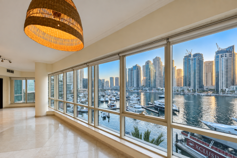 Apartment de 2 dormitorios en Dubai Marina, UAE No. 215359 4