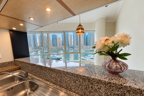 Apartment de 2 dormitorios en Dubai Marina, UAE No. 215359 9