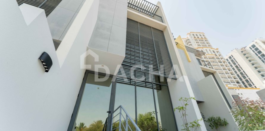 3 bedrooms Townhouse in District 12, UAE No. 161167