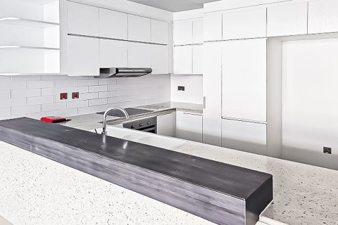 Apartment de 3 dormitorios en Motor City, UAE No. 221680 6