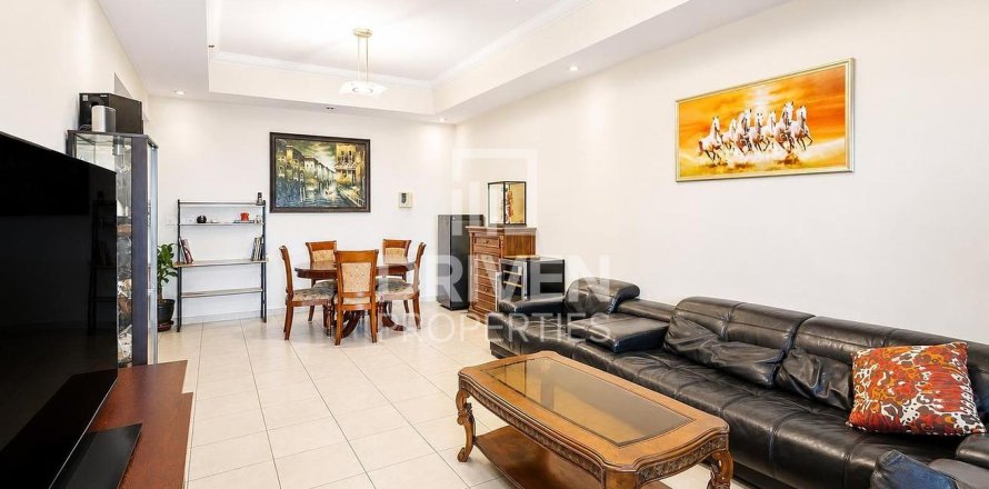 2 bedrooms Apartment in Churchill Towers, UAE No. 211866
