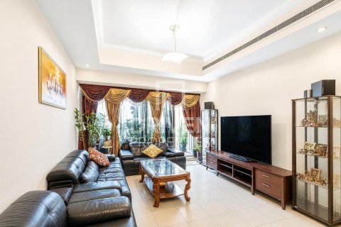 2 bedrooms Apartment in Churchill Towers, UAE No. 211866 3