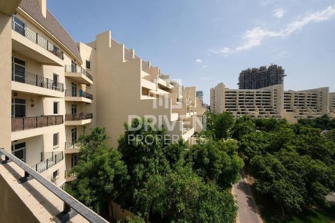 Apartment de 2 dormitorios en Motor City, UAE No. 223175 4