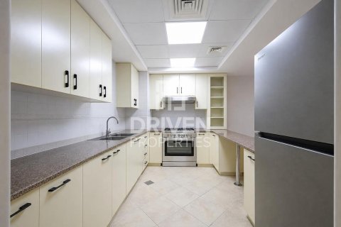 Apartment de 2 dormitorios en Motor City, UAE No. 223175