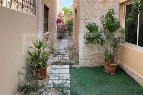 Villa de 3 chambres à Al Mushrif, UAE No. 13424 4