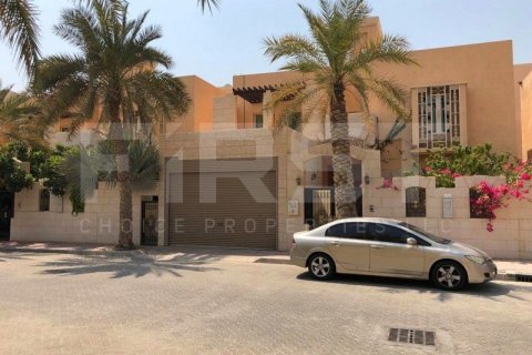 3 bedrooms Villa in Al Mushrif, UAE No. 13424