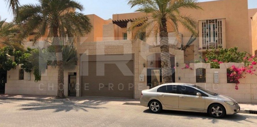 Villa de 3 chambres à Al Mushrif, UAE No. 13424