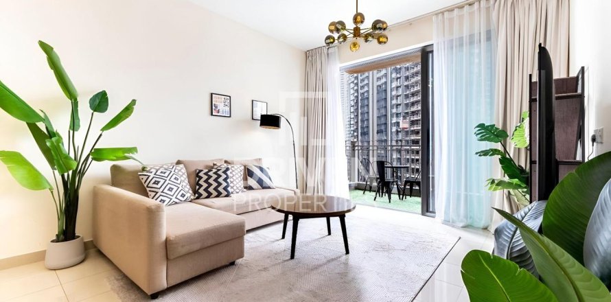 Apartment de 1 dormitorio en Standpoint Towers, UAE No. 215161