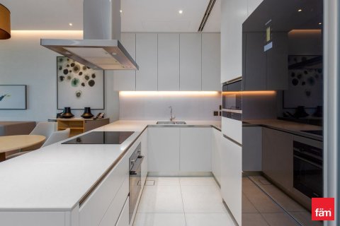 3 bedrooms Apartment in Dubai, UAE No. 165075 8