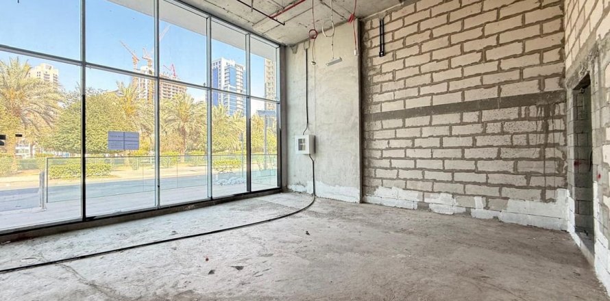 86.3m² Shop in Dubai, UAE No. 216382