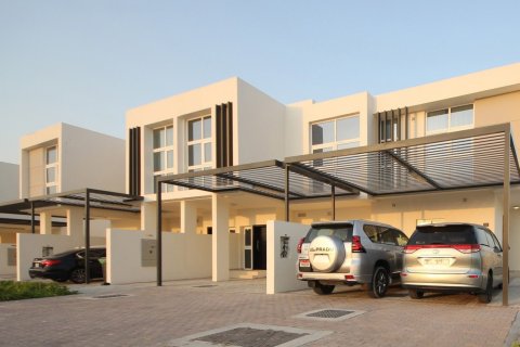 Вилла с 4 спальнями в DAMAC Hills (Akoya by DAMAC), ОАЭ №153685 4