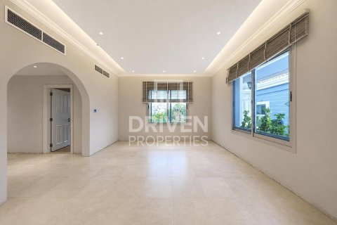 5 bedrooms Villa in Dubai, UAE No. 222962 5