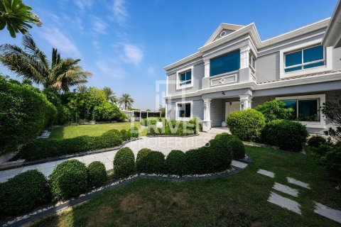 5 bedrooms Villa in Dubai, UAE No. 222962