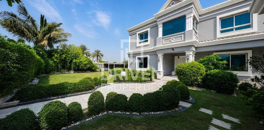 5 bedrooms Villa in Dubai, UAE No. 222962