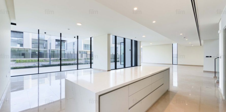 5 bedrooms Villa in Dubai Hills Estate, UAE No. 141370