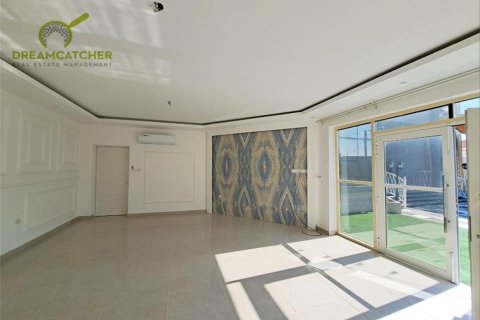 Villa de 8 dormitorios en Seih Al Ghubb, UAE No. 34189 22
