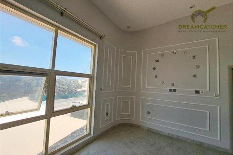 Villa de 8 dormitorios en Seih Al Ghubb, UAE No. 34189 9