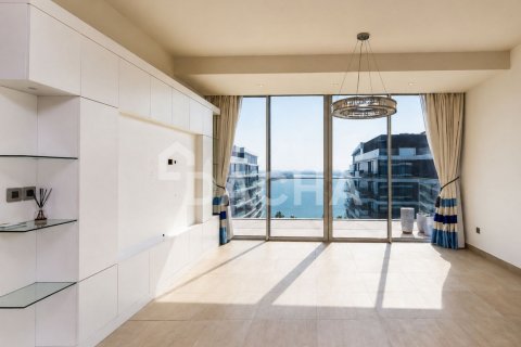 Apartment de 2 dormitorios en The Crescent, UAE No. 203694 3