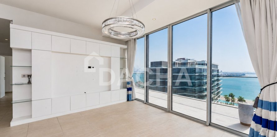 Apartment de 2 dormitorios en The Crescent, UAE No. 203694