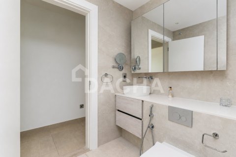 Apartment de 2 dormitorios en The Crescent, UAE No. 203694 15