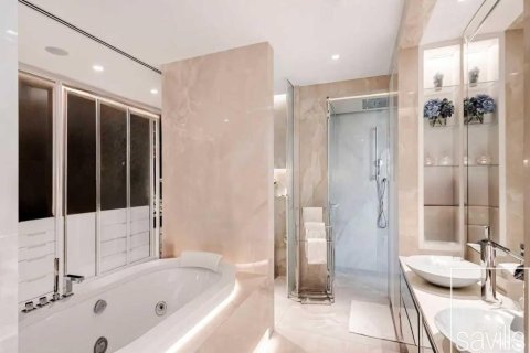 Villa de 4 dormitorios en Jumeirah Islands, UAE No. 222593 19